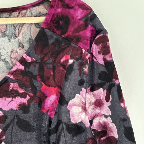 Roz & Ali Velvet Top Size 3x V-Neck Floral Short Sleeve Shirt Jewel Tones - Picture 5 of 8